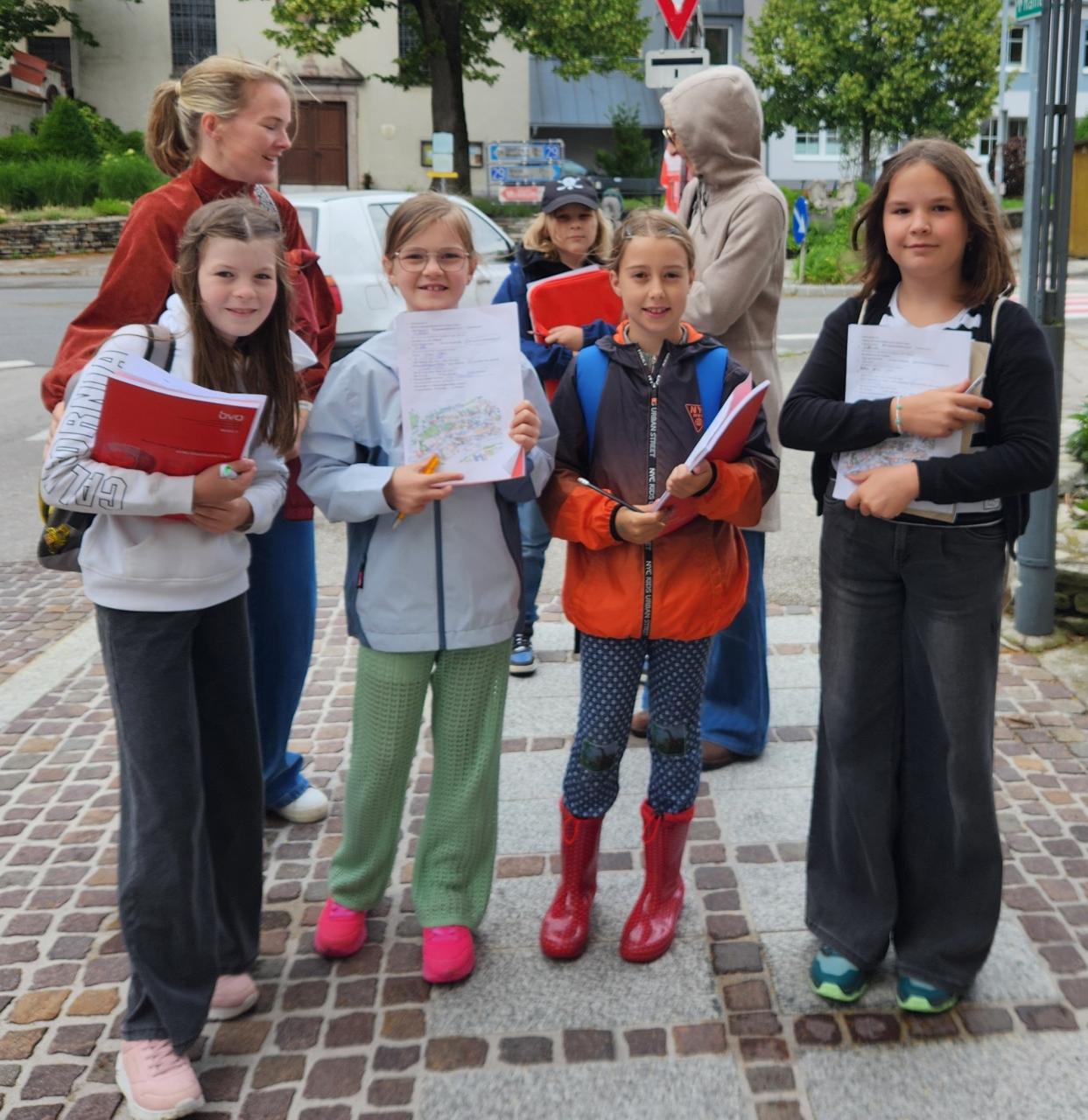 TeilnehmerInnen am Kapuzinerplatz